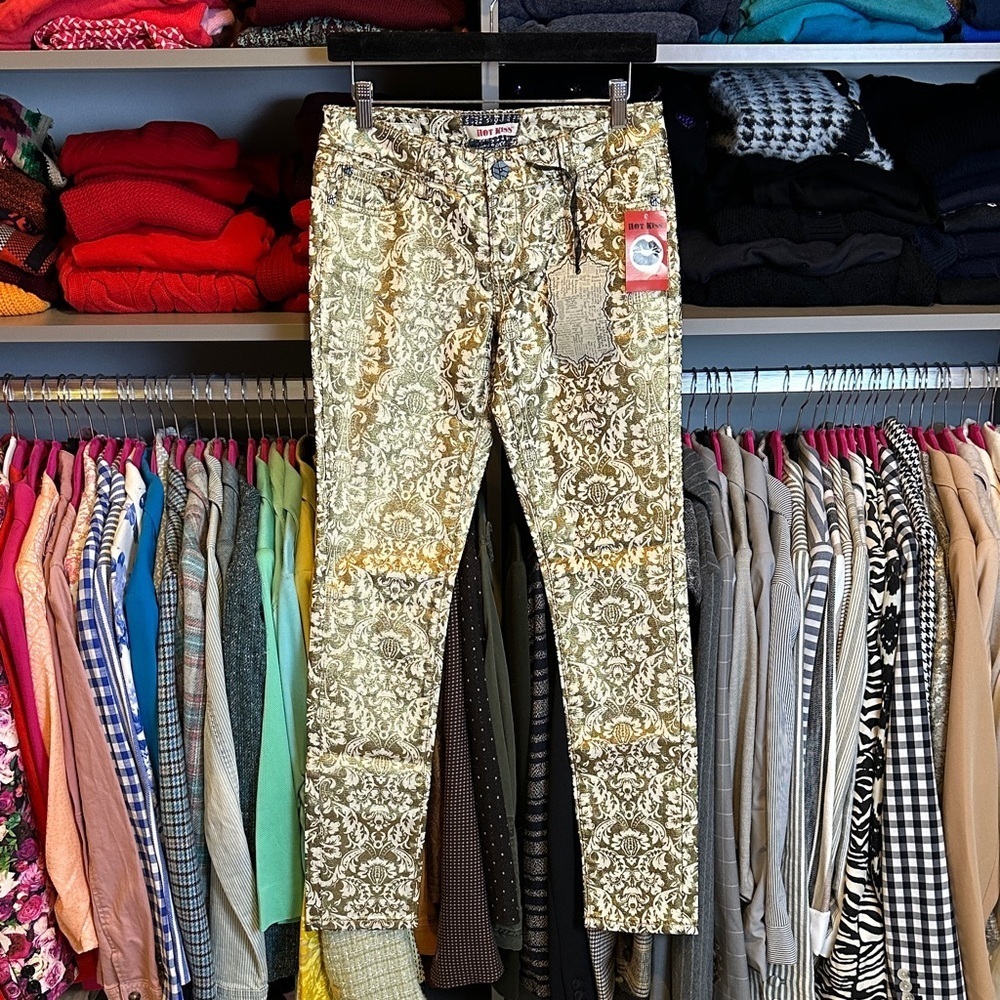 Hot Kiss gold/cream print Lily skinny jeans size 7 NWT